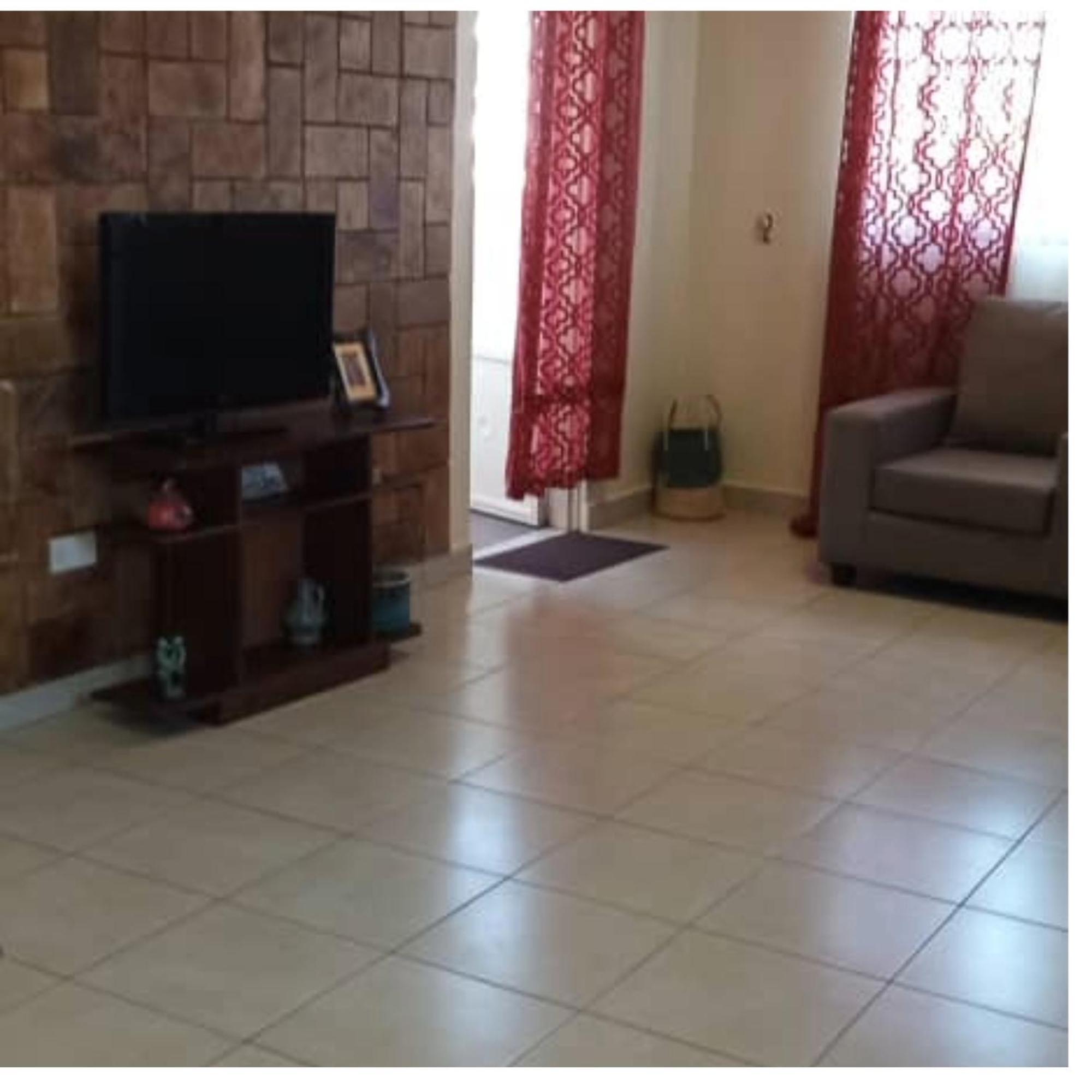 The Abode Apartments Lake View & Breakfast Suite Near Beach Entebbe Buitenkant foto