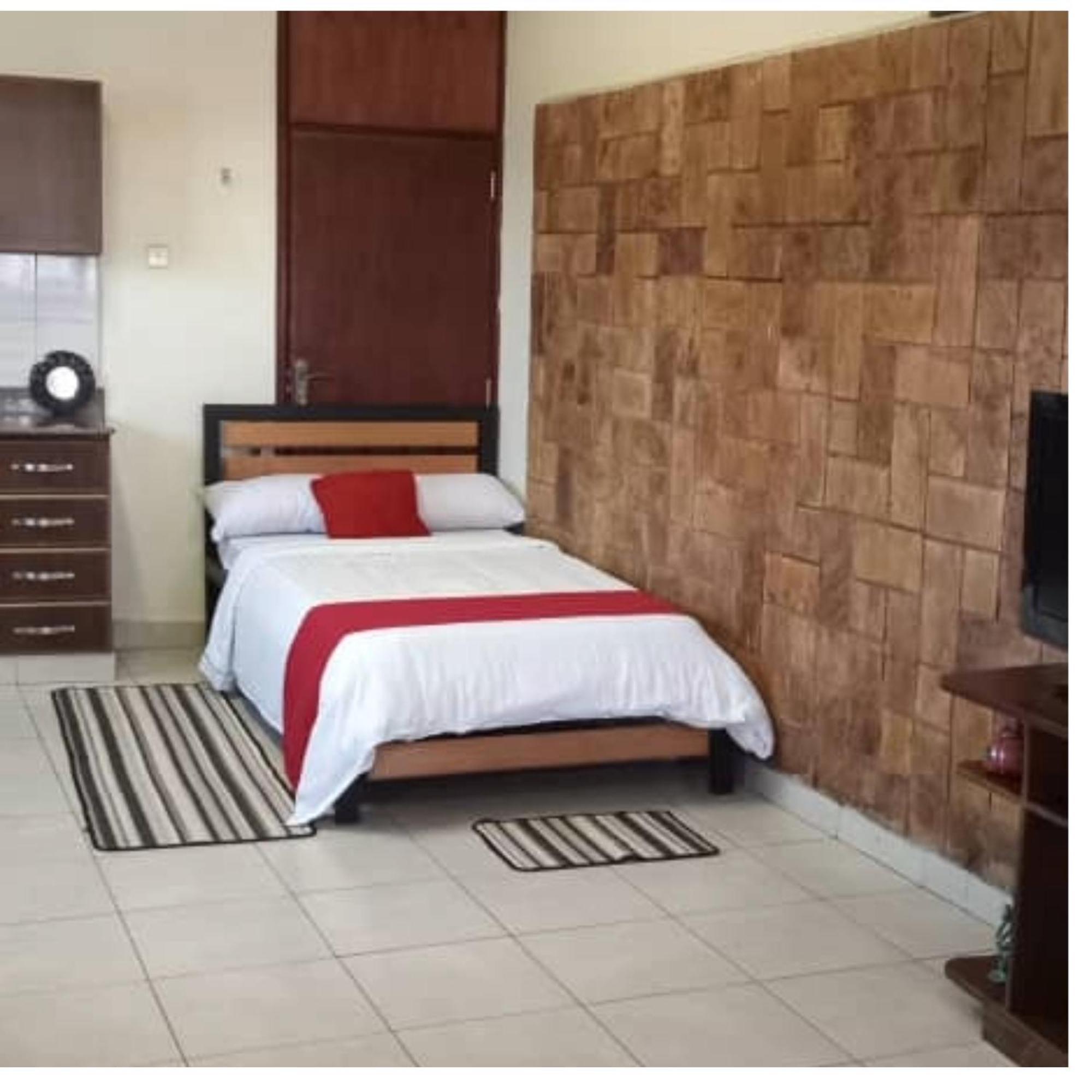 The Abode Apartments Lake View & Breakfast Suite Near Beach Entebbe Buitenkant foto