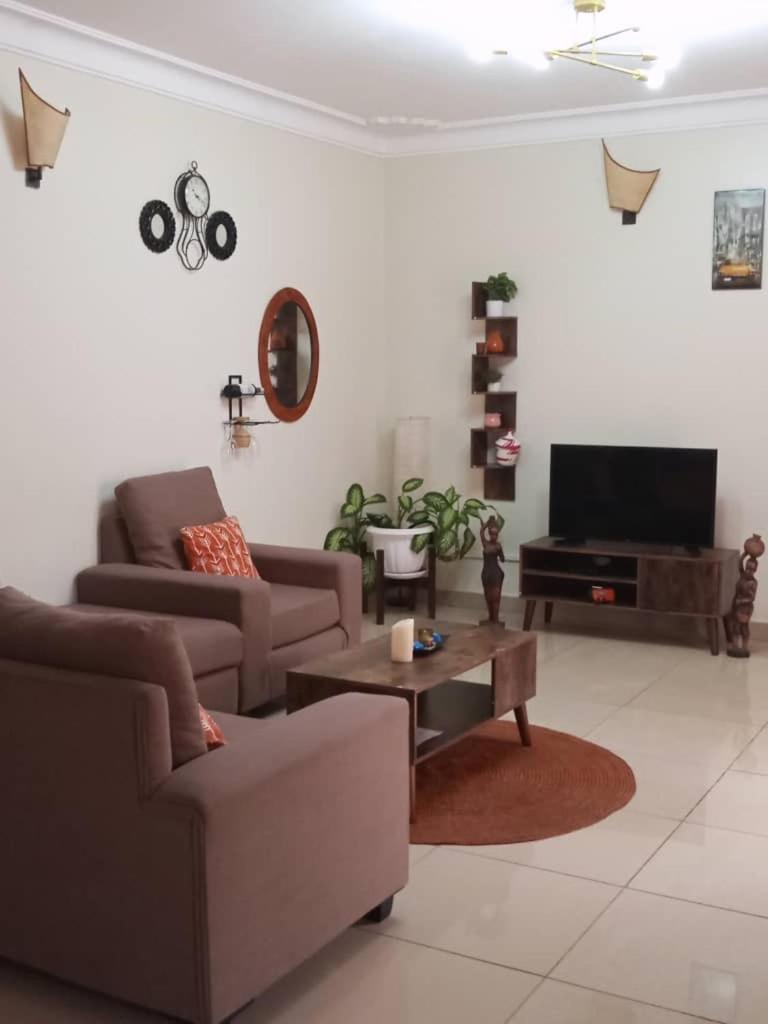 The Abode Apartments Lake View & Breakfast Suite Near Beach Entebbe Buitenkant foto