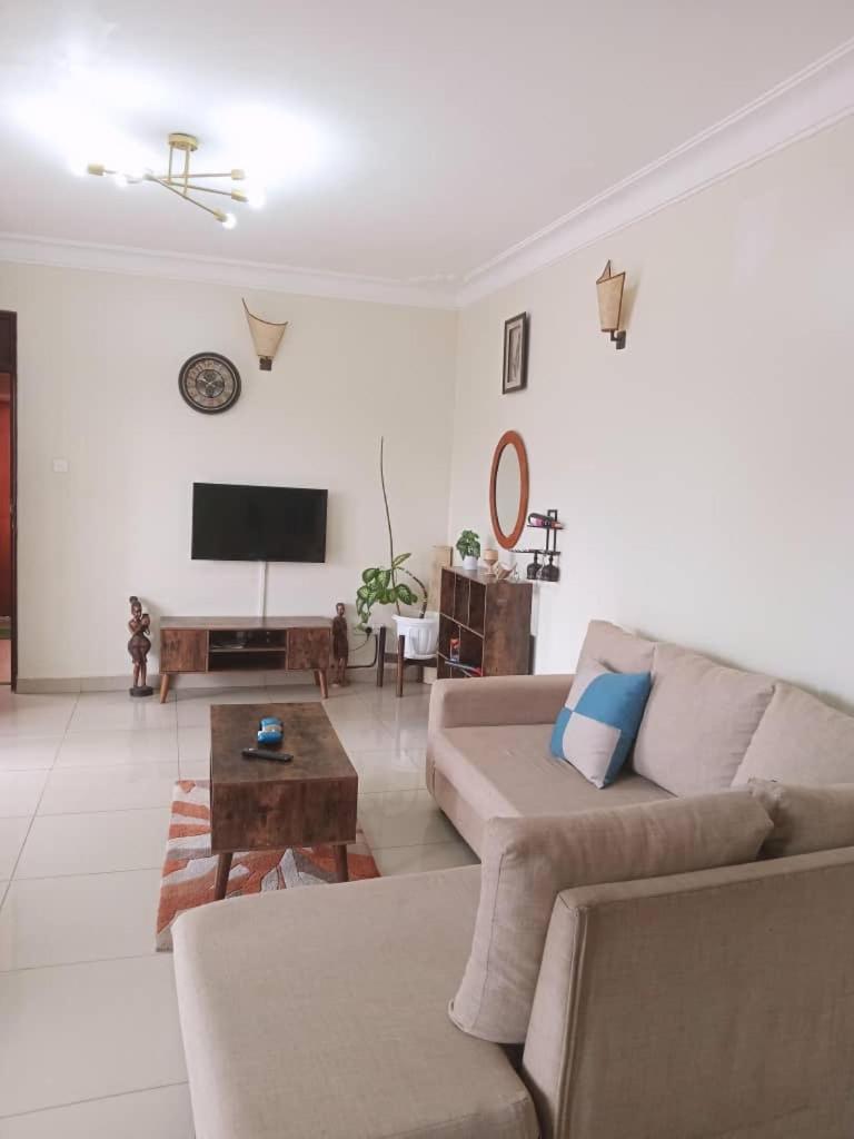 The Abode Apartments Lake View & Breakfast Suite Near Beach Entebbe Buitenkant foto